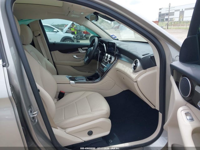 2022 MERCEDES-BENZ GLC 300 SUV 5