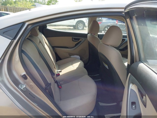 صورة مصغرة 8 لـ 2016 Hyundai ELANTRA SE