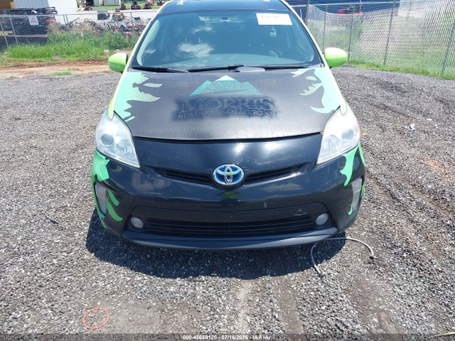 2015 Toyota PRIUS TWO — миниатюра 13