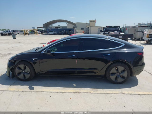 صورة 15 لـ 2018 Tesla MODEL 3 LONG RANGE/MID RANGE