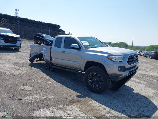 2016 TOYOTA TACOMA SR5