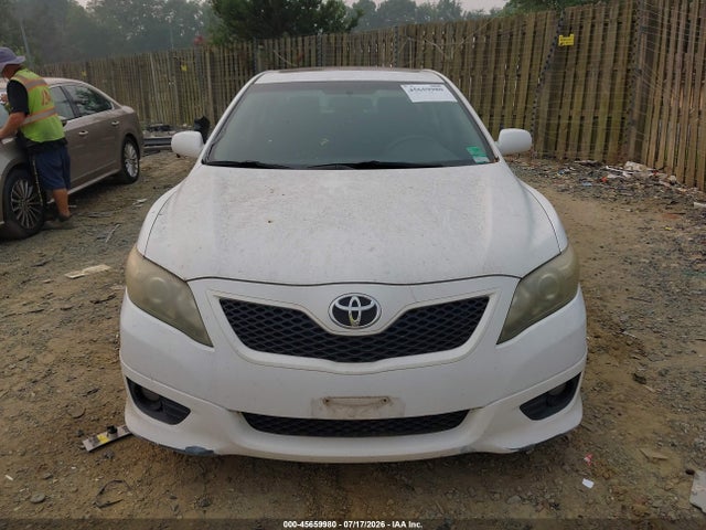 2011 Toyota CAMRY SE photo 6