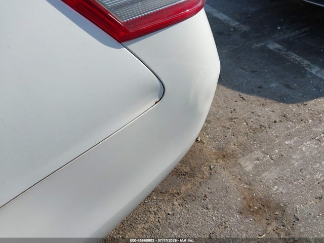 2011 Toyota CAMRY LE — миниатюра 15