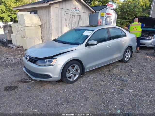 2012 Volkswagen JETTA 2.0L TDI 照片 2