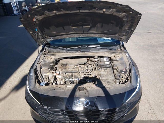 صورة 10 لـ 2023 Hyundai ELANTRA SE
