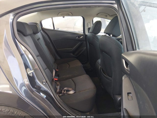 صورة 8 لـ 2016 Mazda MAZDA3 I SPORT