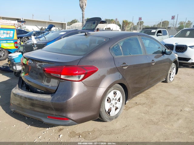 صورة 4 لـ 2017 KIA FORTE LX