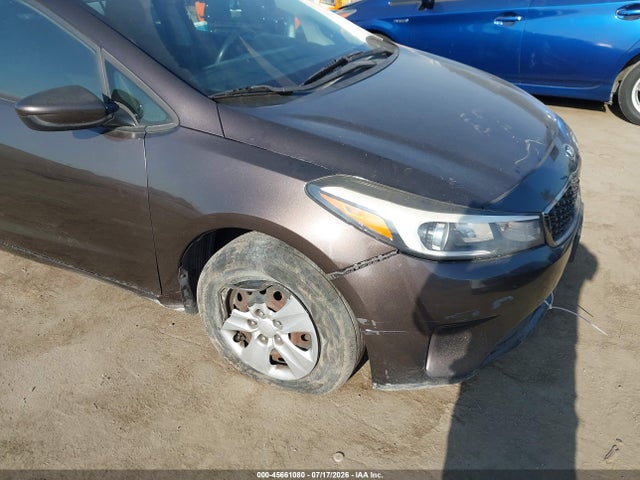 صورة 6 لـ 2017 KIA FORTE LX
