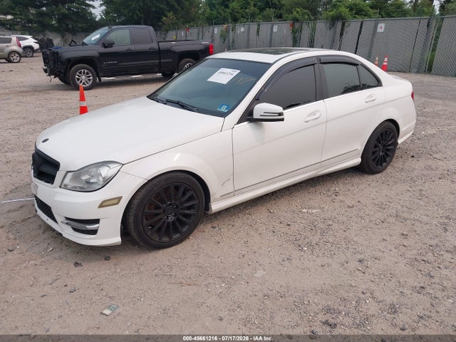 صورة 2 لـ 2013 Mercedes-BENZ C 300 SPORT 4MATIC