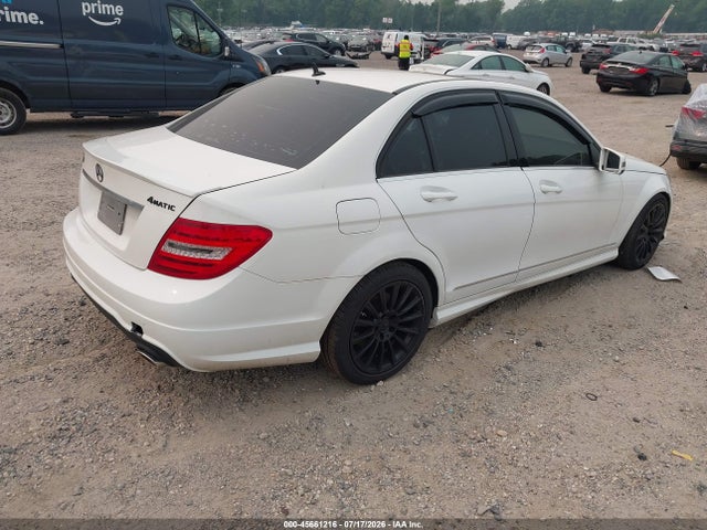 صورة 4 لـ 2013 Mercedes-BENZ C 300 SPORT 4MATIC