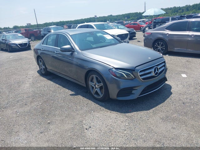2017 Mercedes-BENZ E 300 4MATIC — фото 1