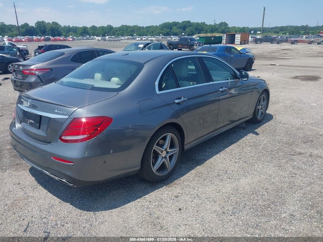 2017 Mercedes-BENZ E 300 4MATIC — фото 4