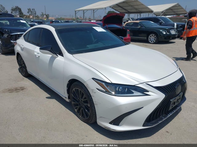 2021 Lexus ES 300H 照片 1