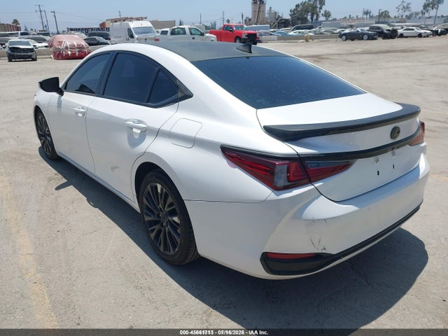 2021 Lexus ES 300H 照片 3