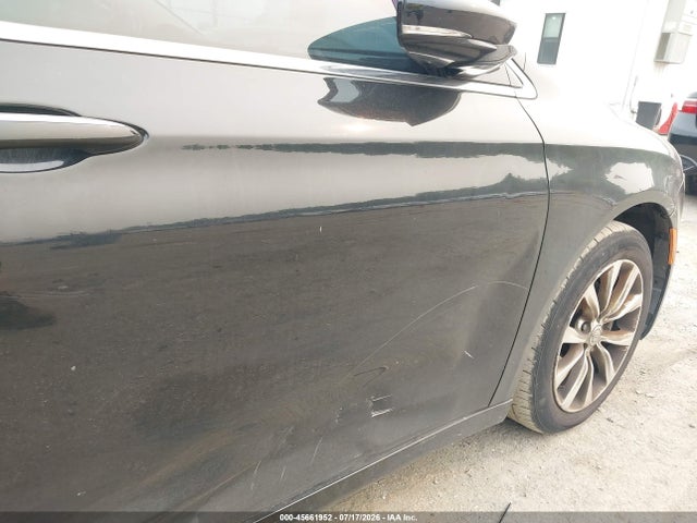 صورة 16 لـ 2015 Chrysler 200 C