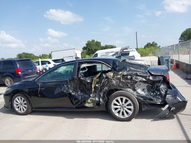 2019 TOYOTA CAMRY LE 15