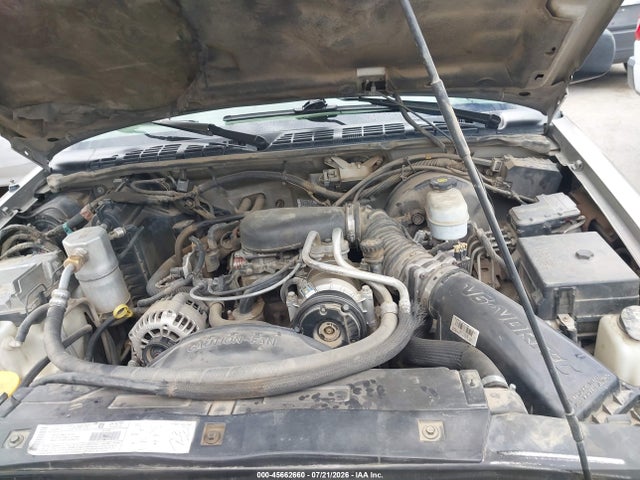 2003 Chevrolet S-10 LS — фото 10