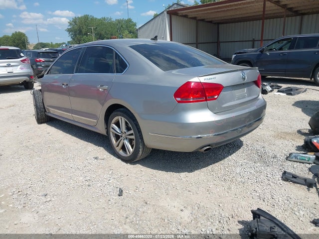 2012 Volkswagen PASSAT 2.0L TDI SE — фото 3