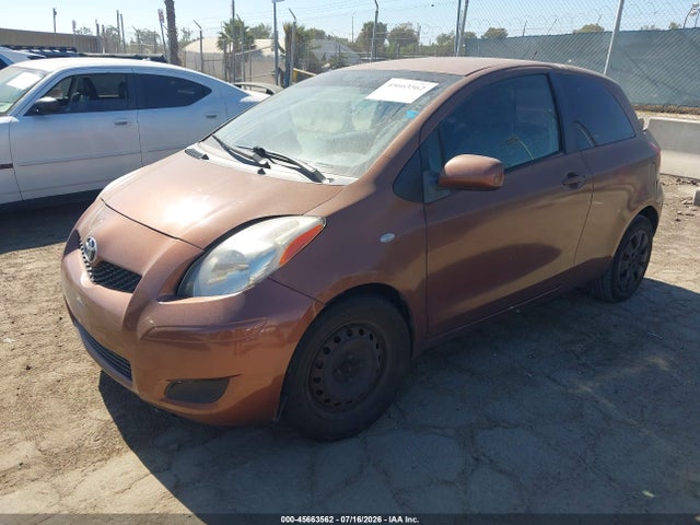 2010 Toyota YARIS photo 2