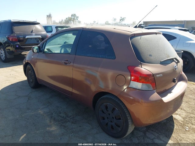 2010 Toyota YARIS photo 3