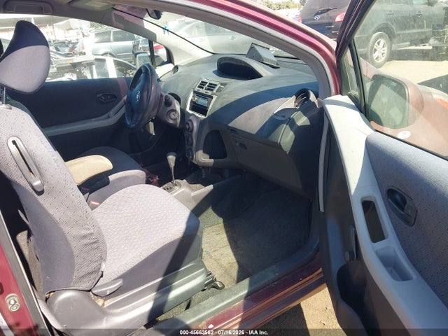 2010 Toyota YARIS photo 5