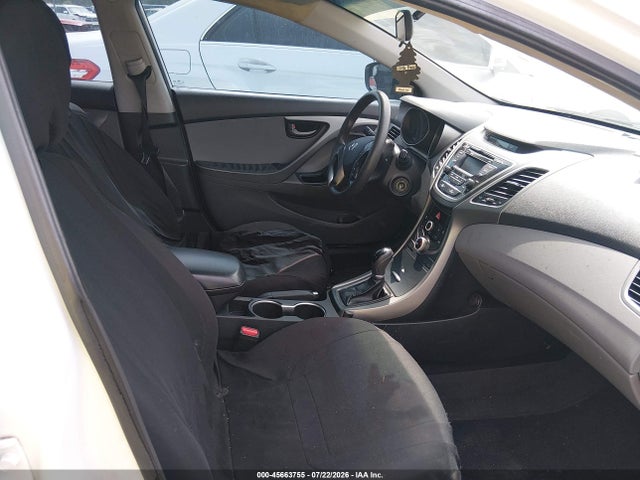 2015 Hyundai ELANTRA SE — фото 5