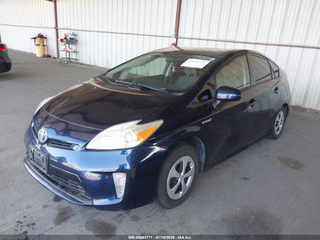 صورة 2 لـ 2015 Toyota PRIUS TWO