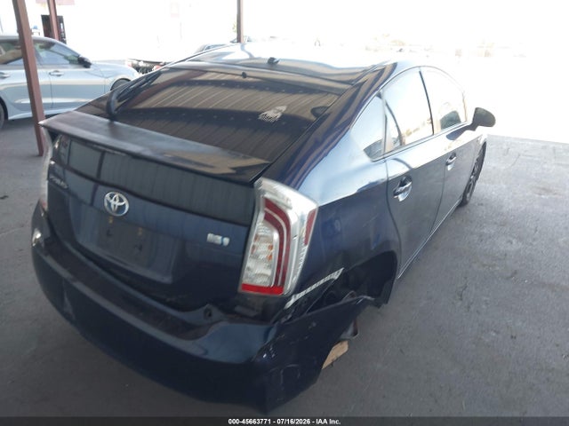 صورة 4 لـ 2015 Toyota PRIUS TWO