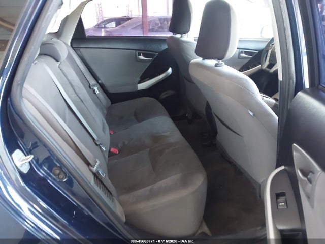 صورة 8 لـ 2015 Toyota PRIUS TWO