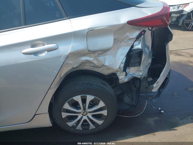 صورة 6 لـ 2020 Toyota PRIUS PRIME XLE