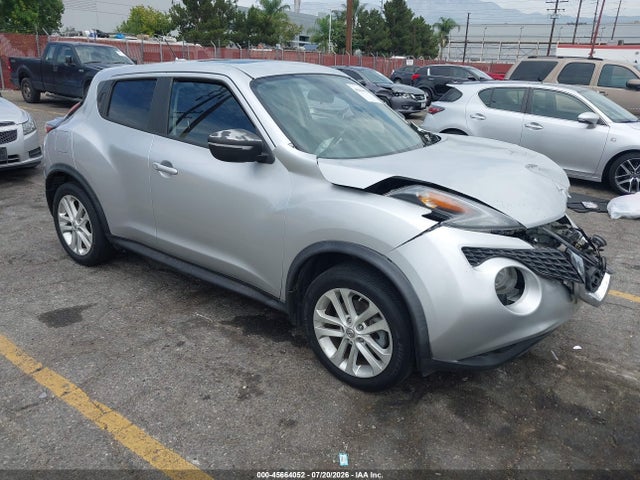 2015 NISSAN JUKE SV