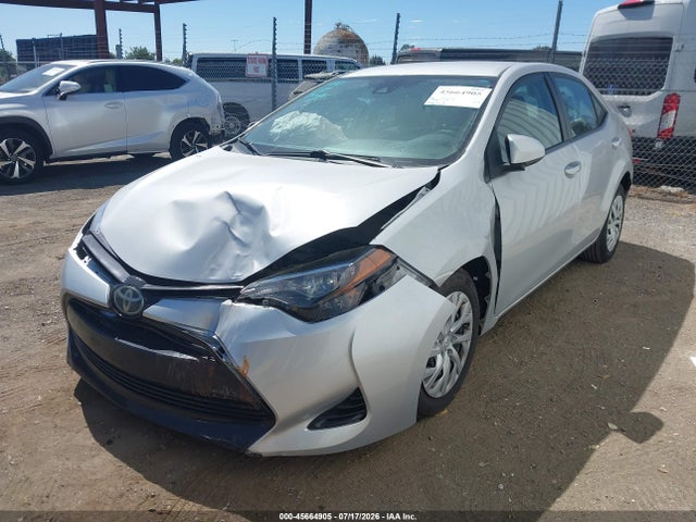 2017 Toyota COROLLA LE — фото 2