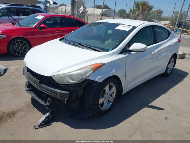 2013 Hyundai ELANTRA GLS — фото 2