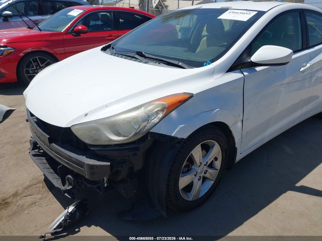 2013 Hyundai ELANTRA GLS — фото 6