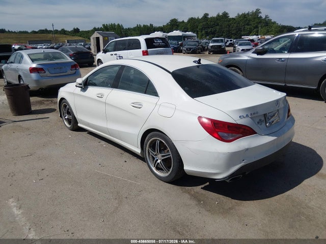2015 Mercedes-BENZ CLA photo 3