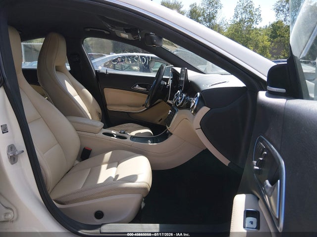 2015 Mercedes-BENZ CLA photo 5