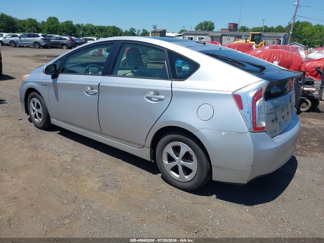 2013 Toyota PRIUS THREE 照片 3