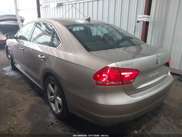 2015 Volkswagen PASSAT 1.8T LIMITED EDITION — фото 3