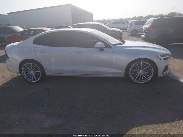 2019 VOLVO S60 T6 MOMENTUM 12