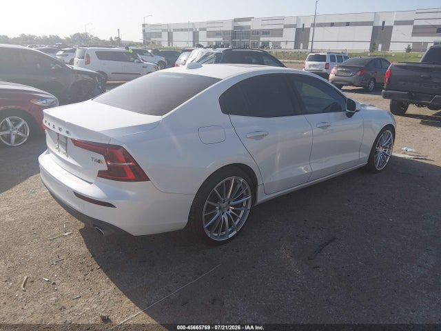 2019 VOLVO S60 T6 MOMENTUM 4