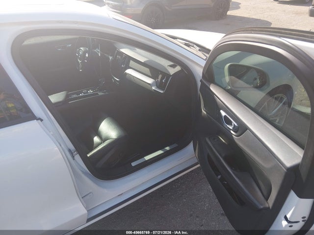 2019 VOLVO S60 T6 MOMENTUM 5