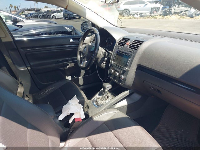 صورة 5 لـ 2010 Volkswagen JETTA SE