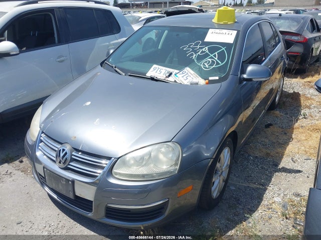 صورة 2 لـ 2010 Volkswagen JETTA SE