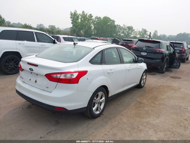 2014 FORD FOCUS SE photo 4