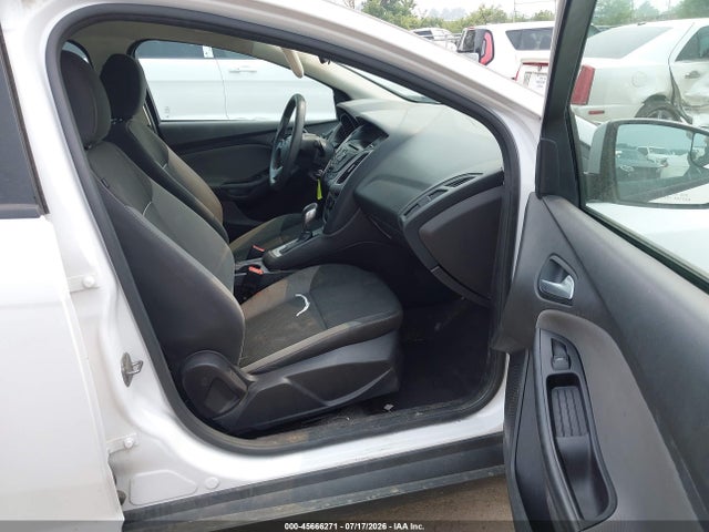 2014 FORD FOCUS SE photo 5
