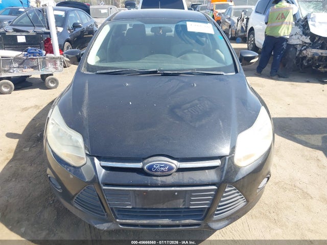 2014 FORD FOCUS SE photo 6