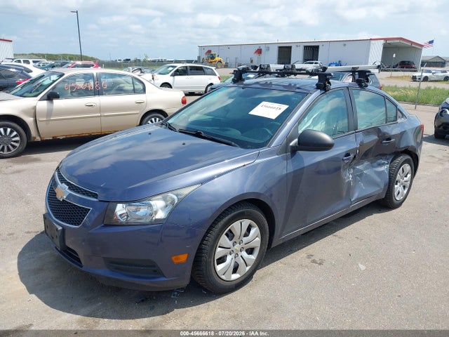 2013 Chevrolet CRUZE LS AUTO 照片 2