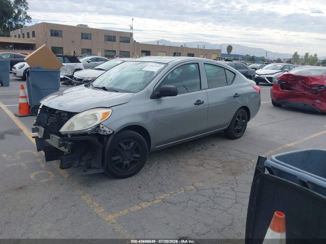 2013 Nissan VERSA 1.6 S — фото 2