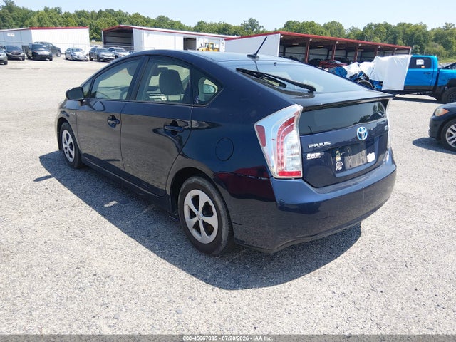 2015 Toyota PRIUS THREE photo 3