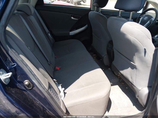 2015 Toyota PRIUS THREE photo 8
